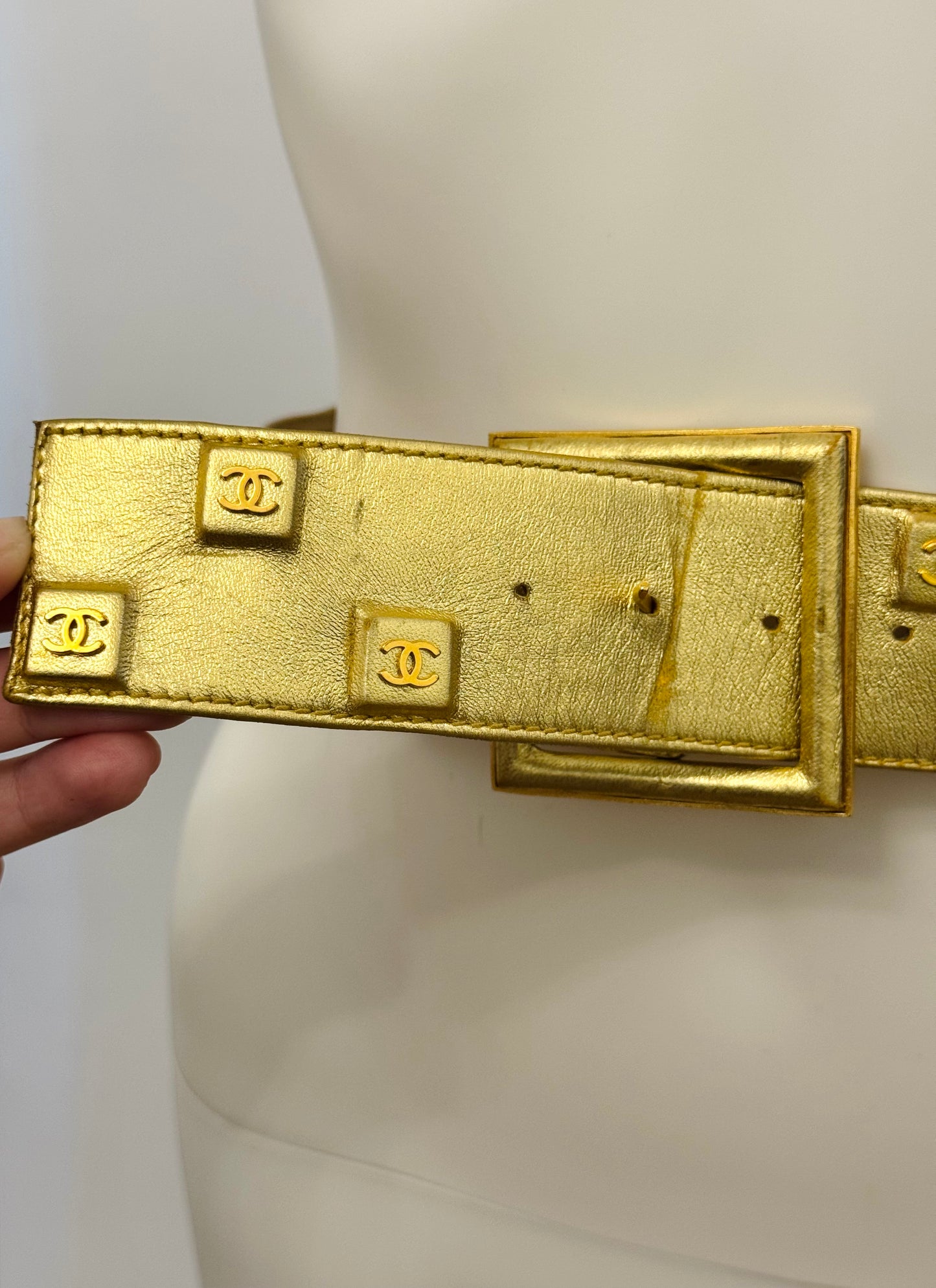 Rare Chanel Fall/Winter 1991 Hip Hop Gold Leather Belt by Karl Lagerfeld – 24K Gold-Plated CC Runway Archive Piece