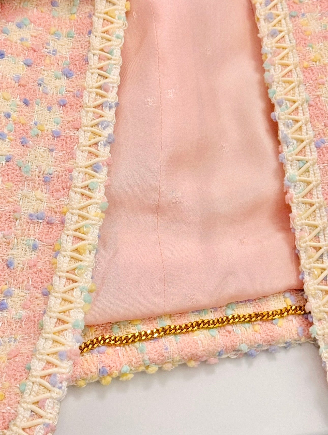 CHANEL Spring Summer 1994
Pastel Popcorn Tweed Scoubidou Jacket by Karl Lagerfeld - Rare Runway Piece - Seen on Elle
Fanning