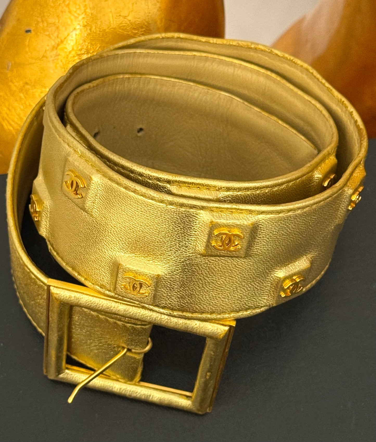 Rare Chanel Fall/Winter 1991 Hip Hop Gold Leather Belt by Karl Lagerfeld – 24K Gold-Plated CC Runway Archive Piece
