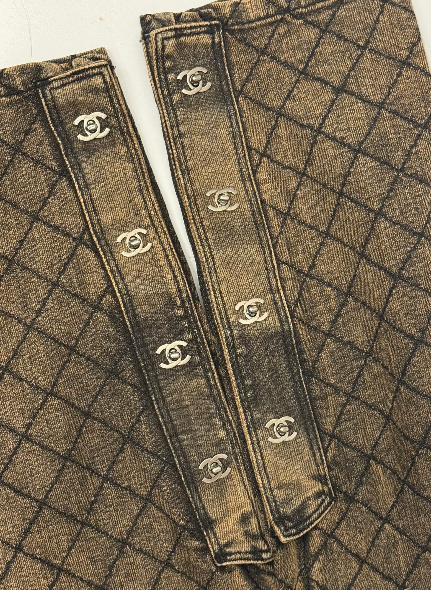 Rare CHANEL Pre-Fall 2012 Paris-Bombay Quilted Trompe-l'Oeil Denim Turnlock Jeans by Karl Lagerfeld - Size 38
