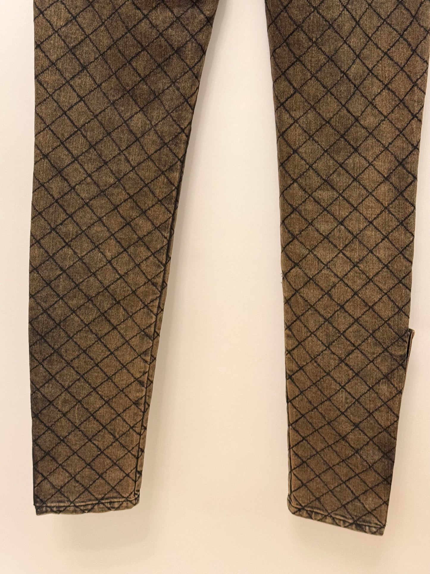 Rare CHANEL Pre-Fall 2012 Paris-Bombay Quilted Trompe-l'Oeil Denim Turnlock Jeans by Karl Lagerfeld - Size 38